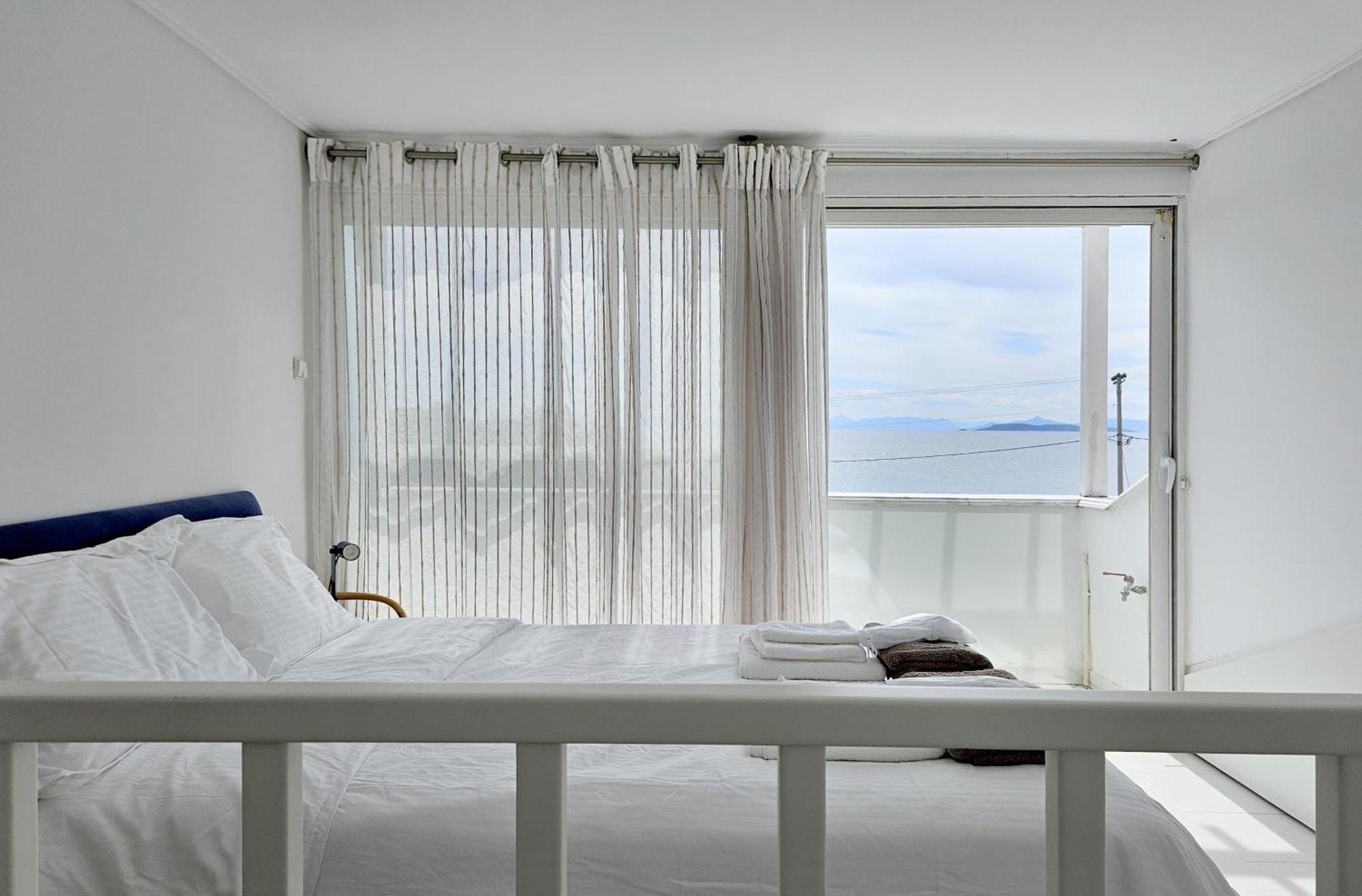 Kalivia Thorikou Lagonisi Beach House מראה חיצוני תמונה